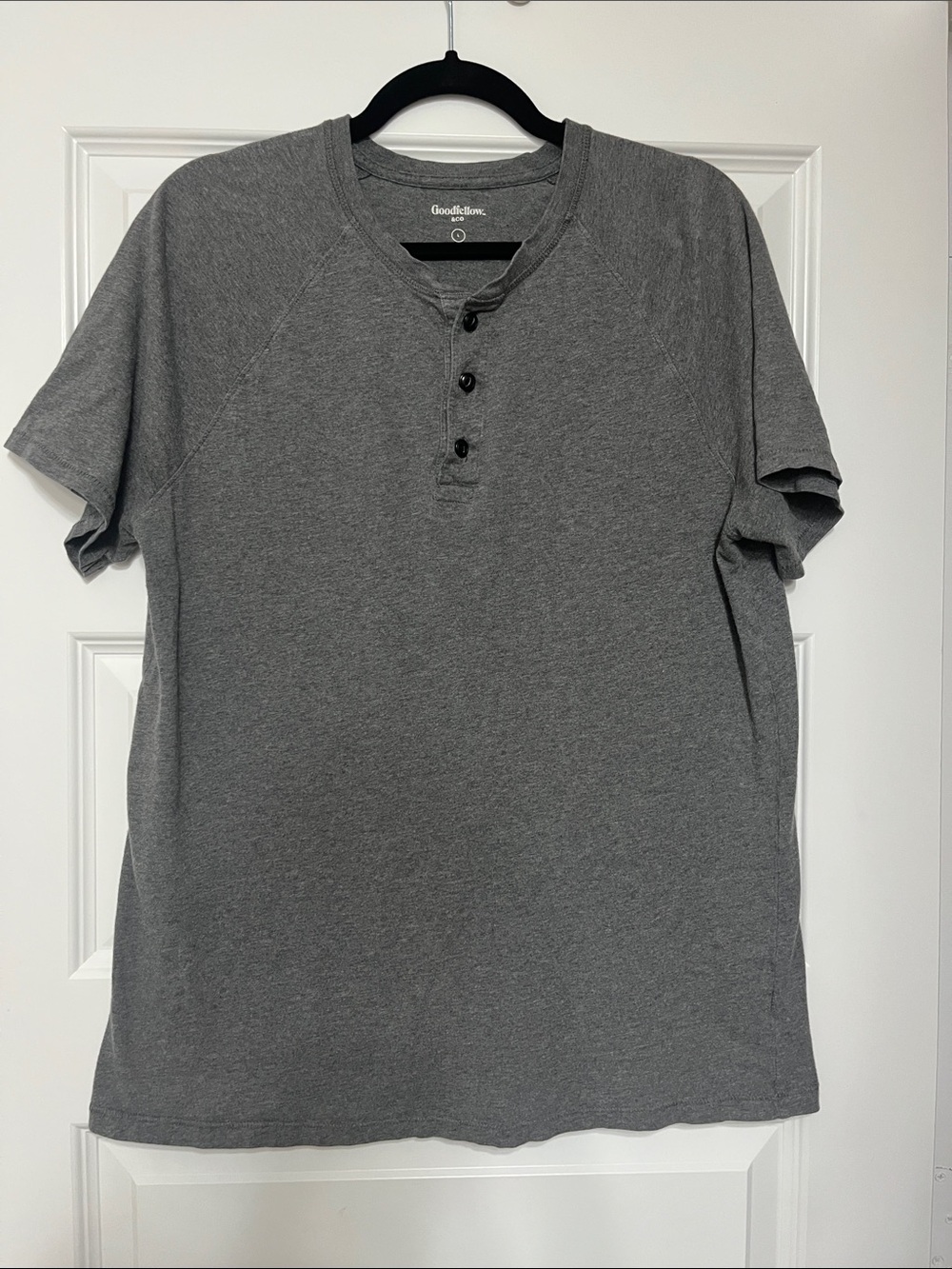Goodfellow & Co Men's Short-Sleeve Gray Henley Button-Down